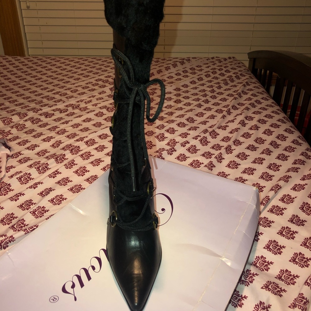 Black boot